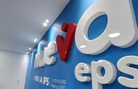 Logo de Nueva EPS en una de sus sedes. 
