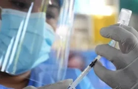 La vacunación fue esencial para controlar el virus. 