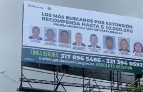 Valla con rostro de los 8 más buscados por extorsión en Barranquilla 