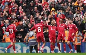 Jugadores del Liverpool celebrando uno de los goles.
