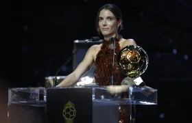 Aitana Bonmatí es la primera jugadora que logra tres Balones de Oro consecutivos.