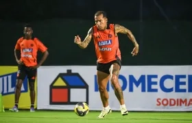 Dayro Moreno durante la primera práctica de la Selección Colombia, en Barranquilla. 
