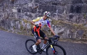 El colombiano Egan Bernal poco antes de la salida de la etapa 17 de la Vuelta a España.