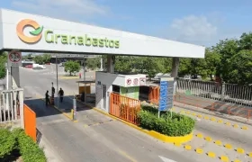 Fachada de Granabastos. 