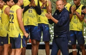 Tiburones de Barranquilla tras conseguir la victoria en la final. 