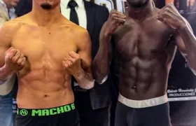 Alejandro Sarabia y Yuberjen Martínez, protagonistas de la pelea estelar. 