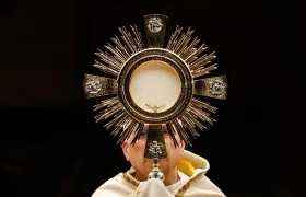 El Papa León XIV presidió la vigilia de oración y el rosario por la paz.