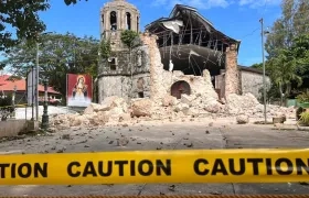 Iglesia derrumbada en Filipinas por el terremoto.
