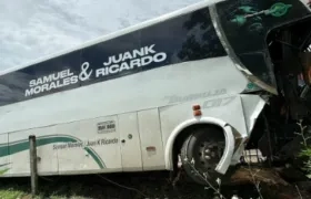 Así quedó el bus.