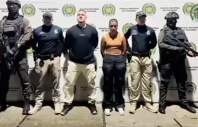 Los dos capturados por la Policía. 