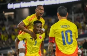 Celebración del primer gol de Colombia ante México