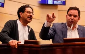 Los senadores Iván Cepeda y Carlos Meisel.