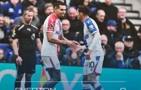 Daniel Muñoz celebrando su anotación.