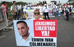 Familiares de los presos protestaron este sábado en el puente Simón Bolívar,