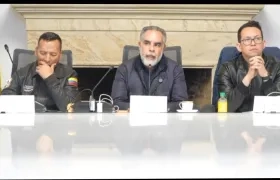 El Ministro del Interior Armando Benedetti, con el MinDefensa y el Viceministro del Interior