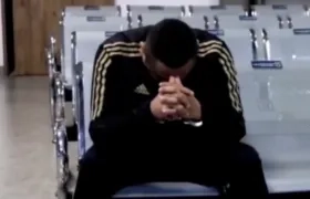  Rolando Federico Gómez Quinde, alias 'Fede', en el aeropuerto El Dorado, en Bogotá. 