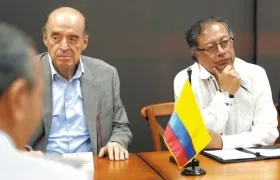 Álvaro Leyva Durán y Gustavo Petro.