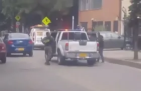 Momentos en que los militares heridos eran trasladados en una camioneta a un hospital. 