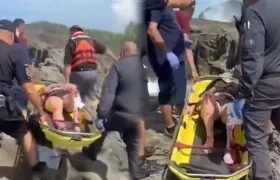 Momentos del rescate de uno de los heridos.