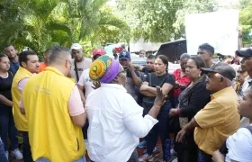 Víctimas de masacre de Nueva Venecia exigiendo el pago de indemnizaciones.