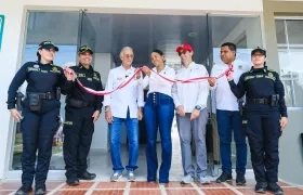 Gobernador Verano en la entrega de la nueva subestación de Policía en Puerto Giraldo, en Ponedera.
