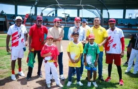 El gobernador Eduardo Verano asistió a la apertura en Manatí.