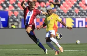 Óscar Perea, delantero de Colombia, durante el partido contra Noruega.