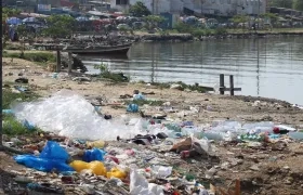 Plástico en el río Magdalena. 