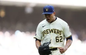 José Quintana aspira a actuar en la postemporada con los Cerveceros.
