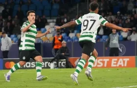 Luis Suárez anotó de penalti el empate parcial para el Sporting.