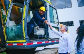 Gobernador Eduardo Verano en la sede Centro de Uniatlántico.