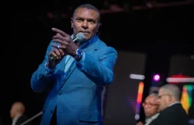 José Alberto El Canario.