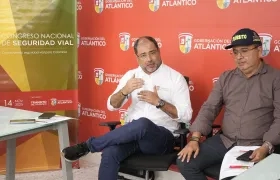 El director del Tránsito del Atlántico, Carlos Mafio Granados, y el subdirector vial William Noguera.