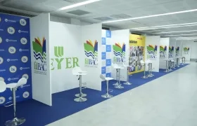 Stand para los expositores en la Galería de la Plaza de la Paz. 