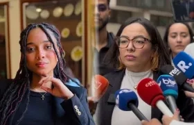 Juliana Guerrero y la congresista Jennifer Pedraza.