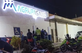 El hombre y la mujer herida fueron llevados en primera instancia a puesto Agrupasalud. 