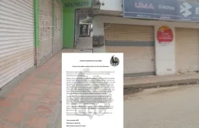Negocios cerrados y el panfleto del 'Clan del Golfo'.