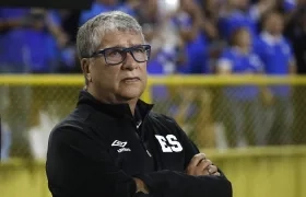 Hernán Darío Gómez asumió en El Salvador en febrero del presente año. 