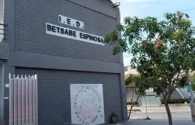 Fachada de la Institución Educativa Distrital Betsabé Espinosa. 