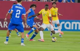 El colombiano Kevin Angulo durante el juego contra El Salvador. 