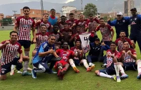 Junior sub–20 tras su clasificación a la final en Envigado. 