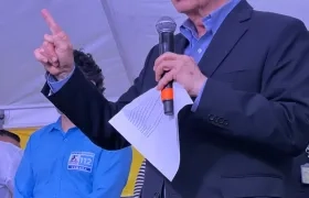 Álvaro Uribe Vélez.