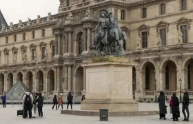 El Louvre no abrió sus puertas.