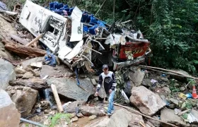 Así quedó el bus tras el fatal accidente. 