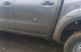 Así quedó el vehículo después del ataque criminal.