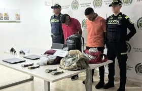 Dos de los capturados por parte de la Policía. 