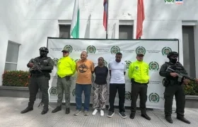 Los tres capturados.