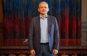 Carlos Ramón González.