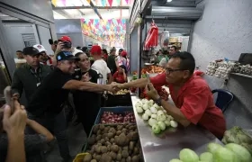 El alcalde Alejandro Char en la entrega de la fase 3 de El Playón.