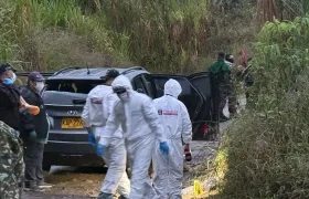Levantamiento de los cuerpos en la vereda El Recreo, zona rural del municipio de Nariño, Antioquia. 